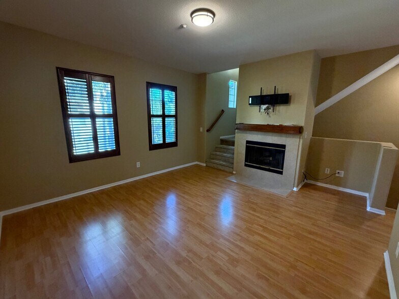Building Photo - 2285 Huntington Point Rd