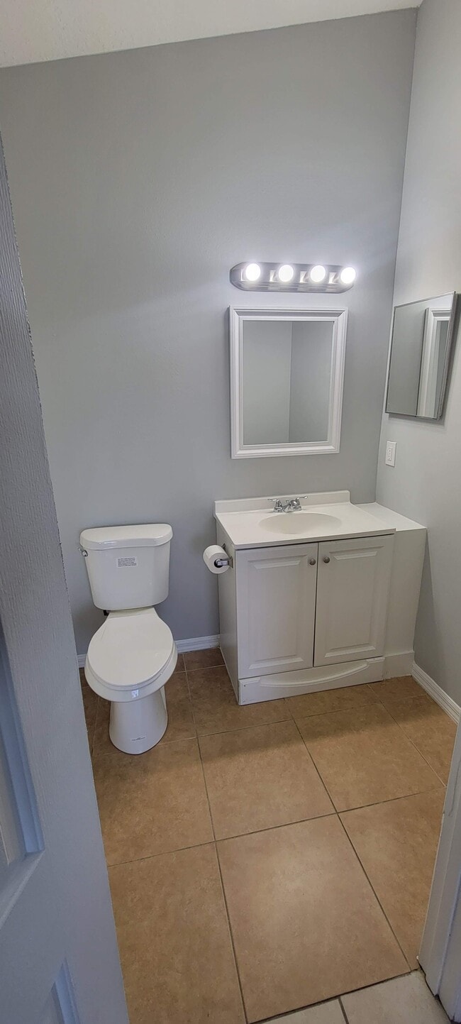 Building Photo - 1405 18th Avenue SW