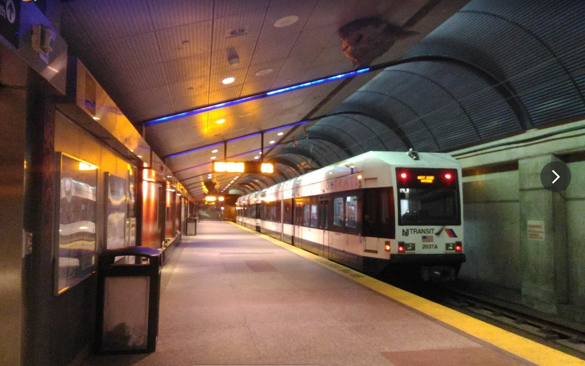 Building Photo - 4801 Palisade Ave