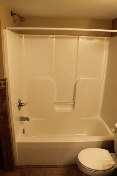 Building Photo - 5516 Brokers Tip Ln