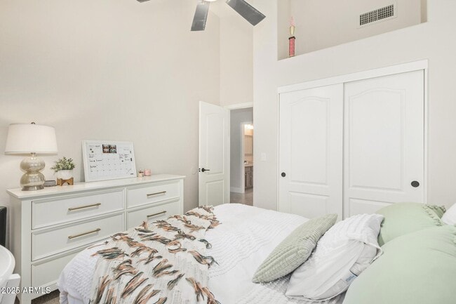 Building Photo - 9716 E Janice Way