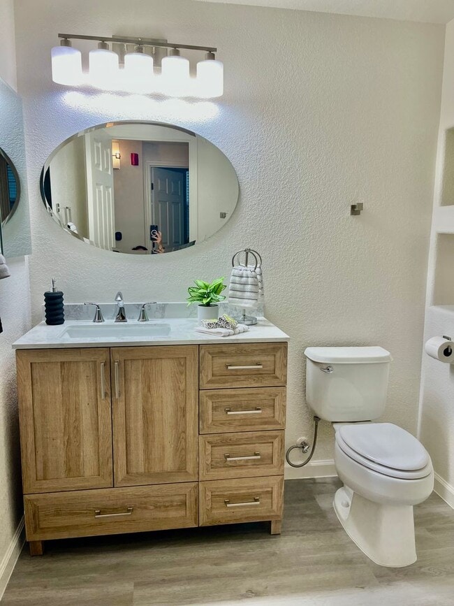 Building Photo - Completely Remodeled Two Bedroom Condo in ...