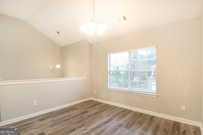 Building Photo - 1286 Live Oak Terrace