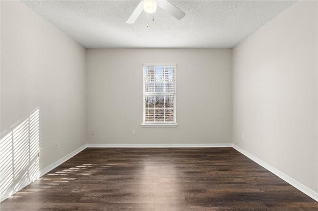 Building Photo - 5058 Jonesboro Rd