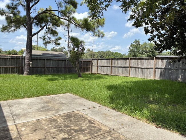 Building Photo - 2715 Kingfisher Dr