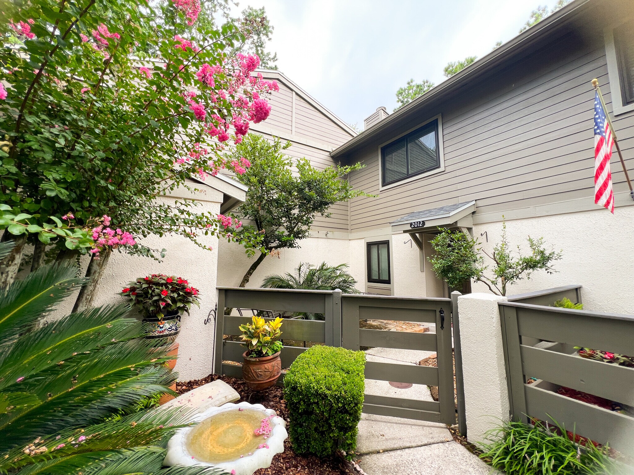 Building Photo - 7623 Baymeadows Cir W
