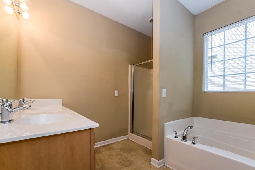 Building Photo - 4049 Eastford Court