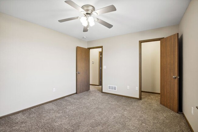 Building Photo - 3 bedroom 2 bath one level in Grain Valley