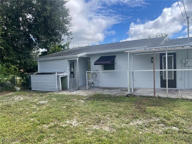 Building Photo - 121 Andros St