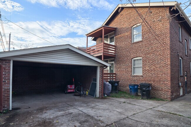 Building Photo - 7034 Dartmouth Ave
