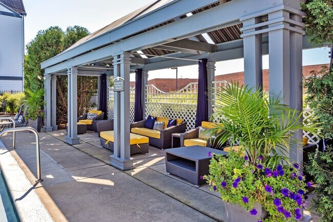 Building Photo - 431 Chopin Ct