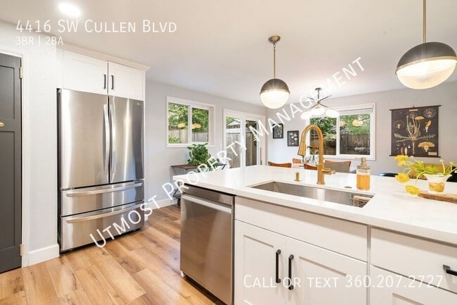 Building Photo - 4416 SW Cullen Blvd