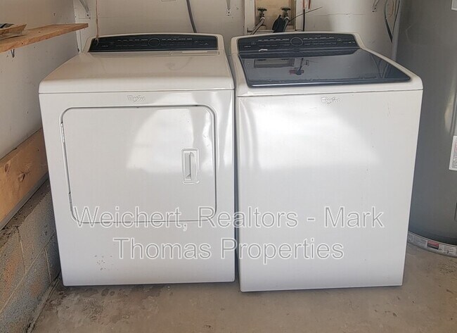 Building Photo - 104 Shotts Ct