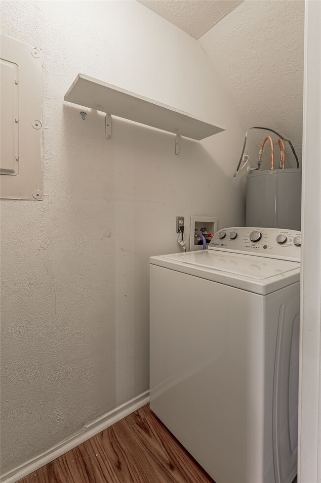 Building Photo - 2521 Crosstimbers Dr