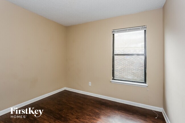 Building Photo - 11338 Island Shore Dr W