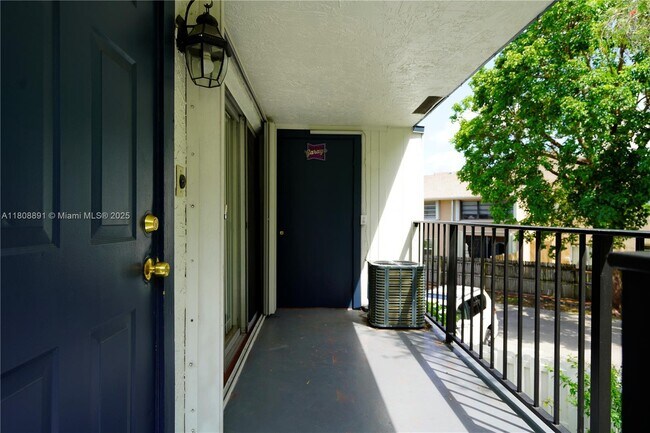 Building Photo - 15402 SW 85th Terrace