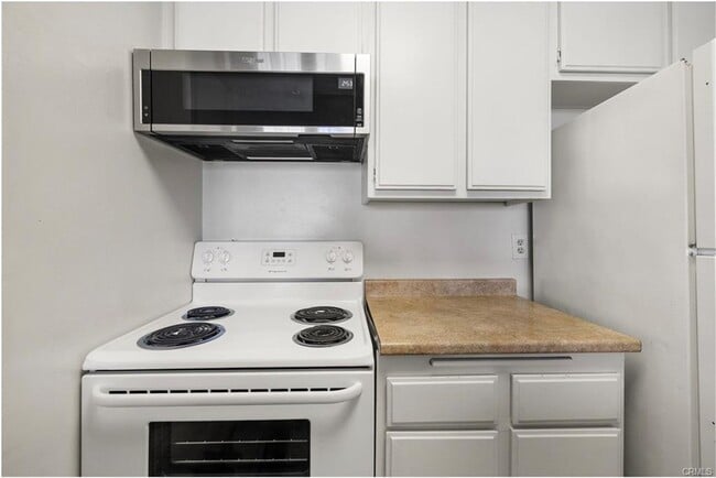 Building Photo - 20930 Parthenia St