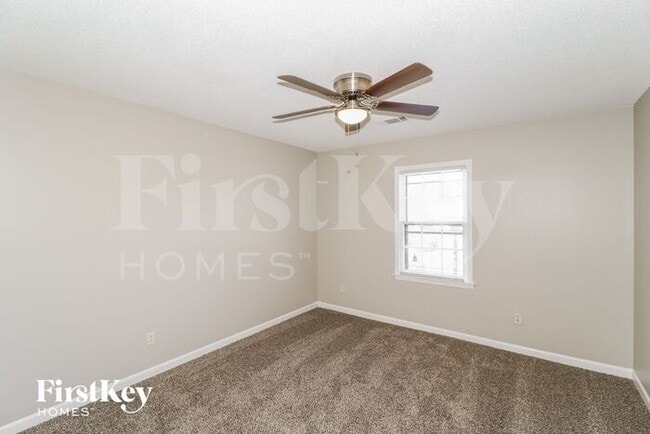 Building Photo - 145 Willow Bend Dr