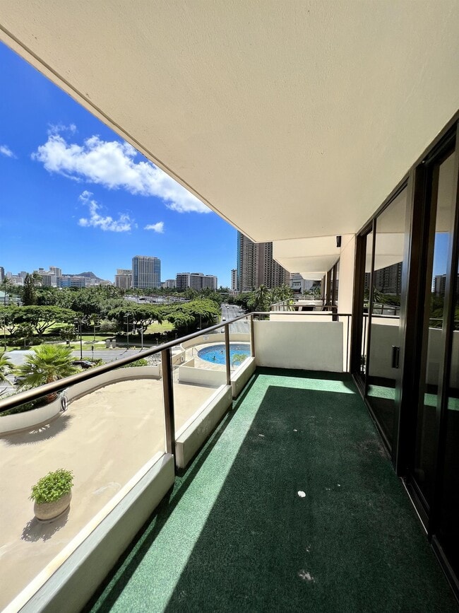 Building Photo - 1860 Ala Moana Blvd