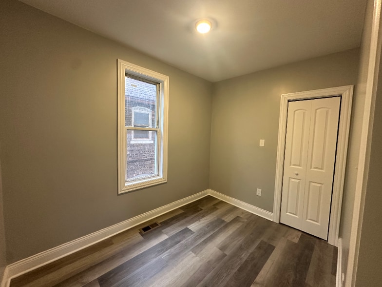 Building Photo - 2707 E 93rd St