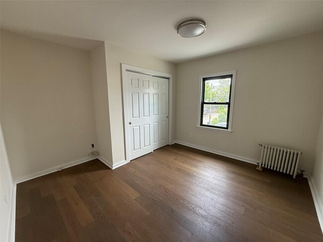 Building Photo - 423 Halstead Ave