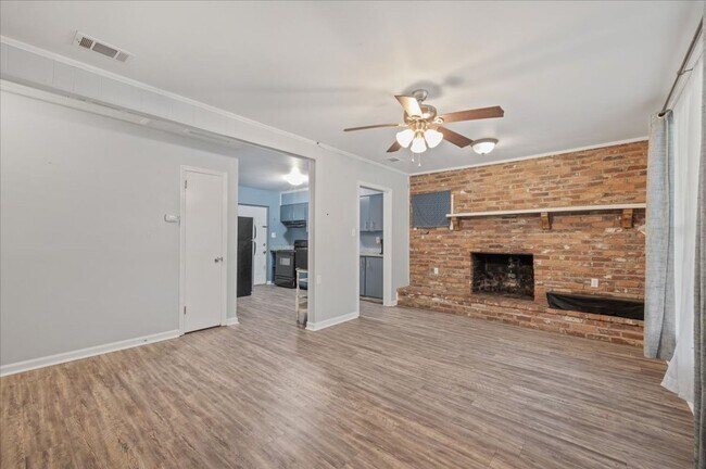 Building Photo - 3-Bedroom Home Near Memorial Hospital