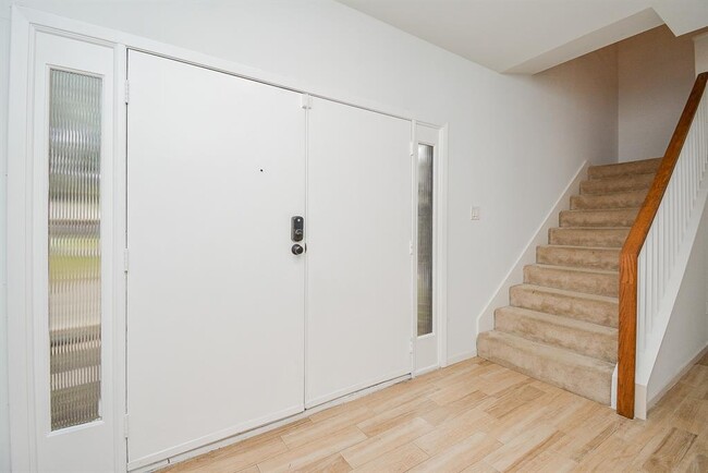 Building Photo - 2103 Winged Foot Dr