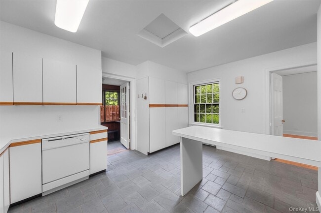 Building Photo - 34123 Furnace Dock Rd