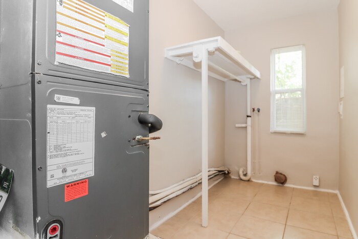 Building Photo - 630 50th St N