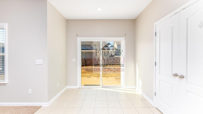 Building Photo - 7331 San Vista Dr
