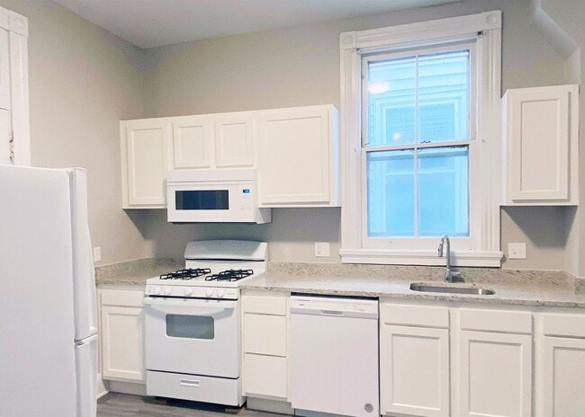 Building Photo - 114 W Nixon St