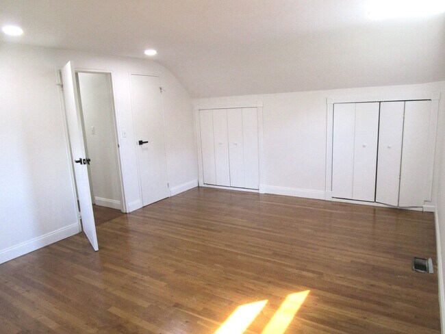 Building Photo - 74 Brookhill Dr