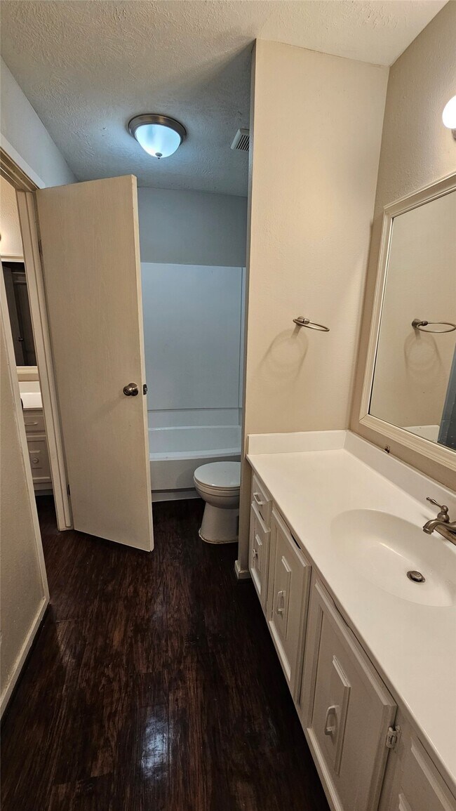 Building Photo - 18015 Autumn Hills Dr