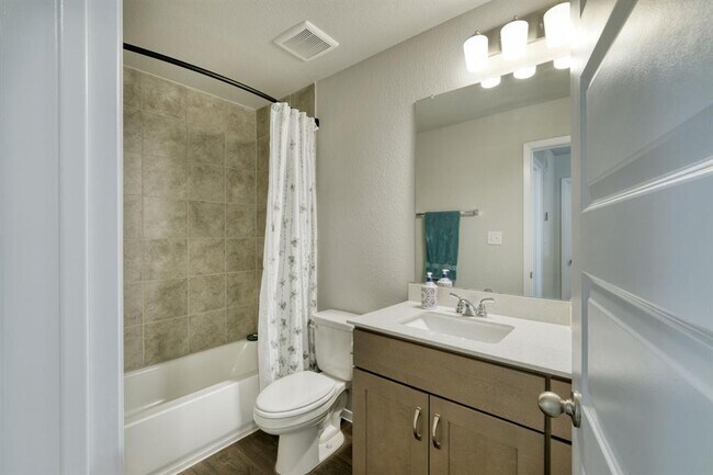 Building Photo - 2615 Paragon Fox Dr
