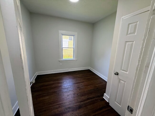 Building Photo - 3420 W 49th St