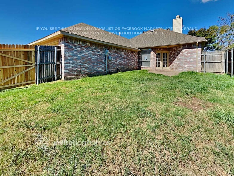 Building Photo - 2012 Creek Royal Dr