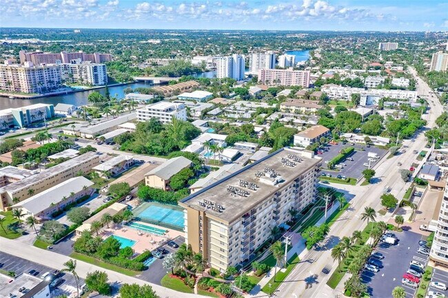 Building Photo - 1009 N Ocean Blvd