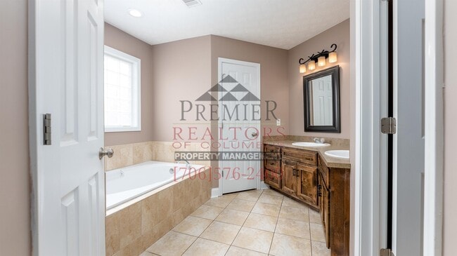 Building Photo - 8031 Garrett Pines Dr