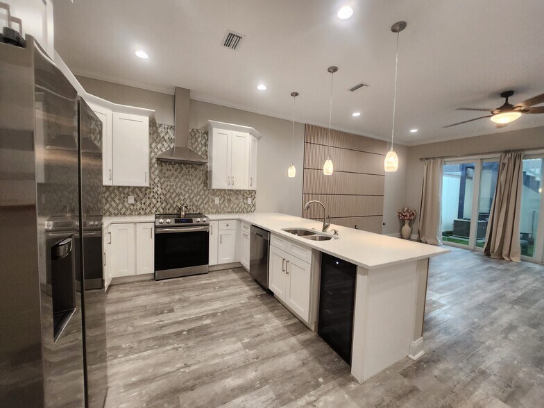 Building Photo - 4114 N Nebraska Ave