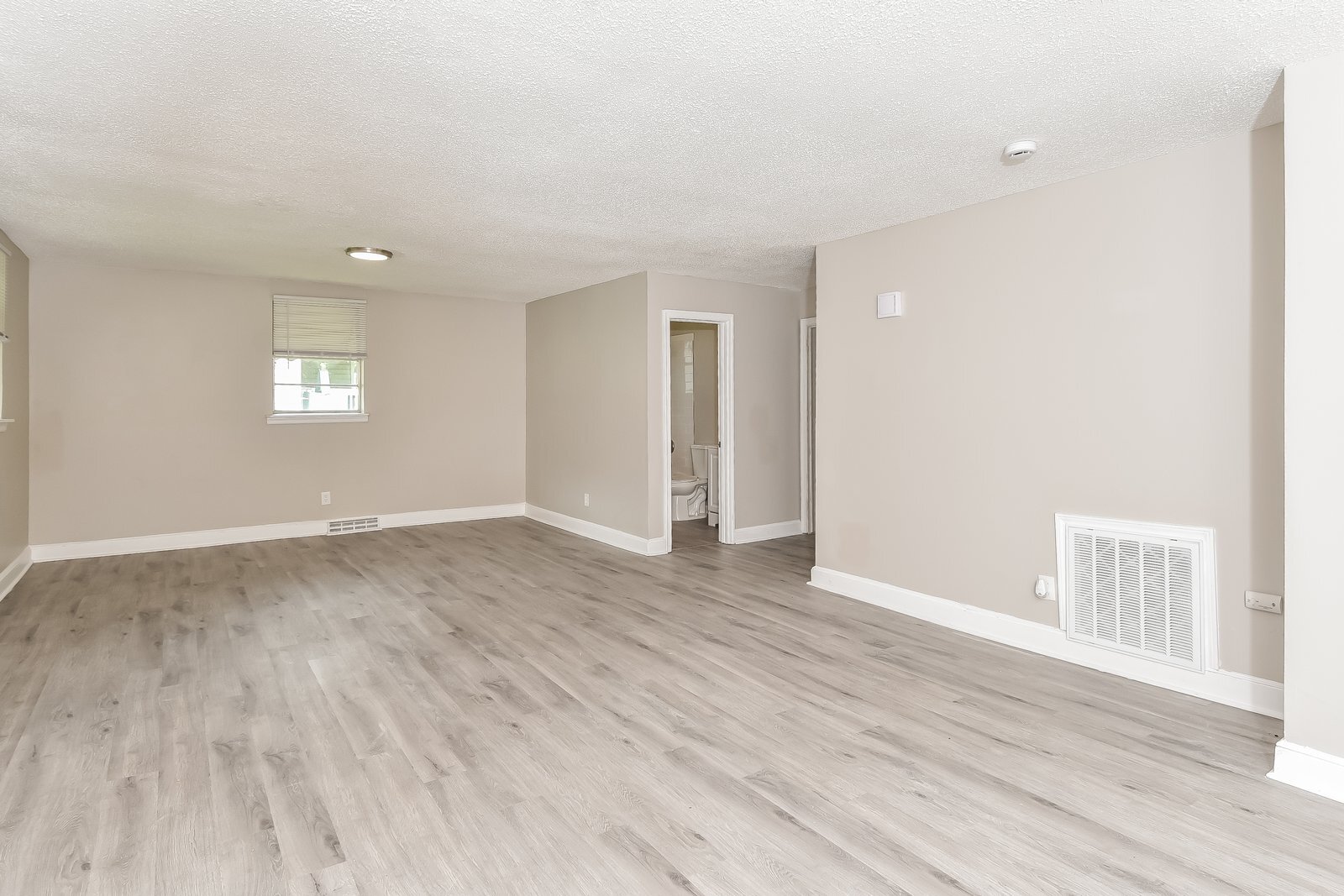 Building Photo - 205 Bowling Ave