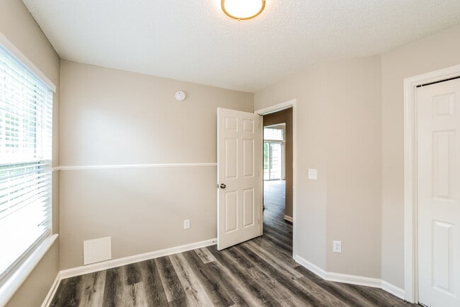 Building Photo - 7686 Fawn Lake Dr S