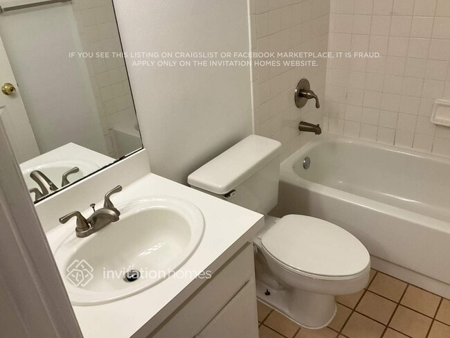 Building Photo - 14911 Rocky Ledge Dr