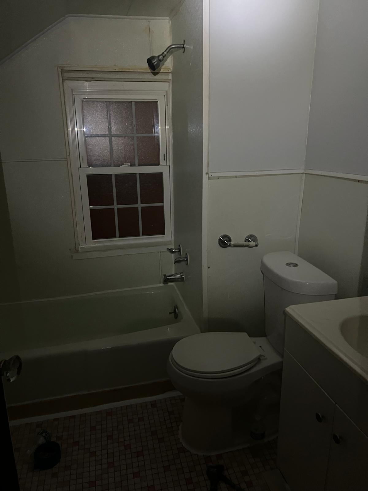 Building Photo - 35 Poultney Ave