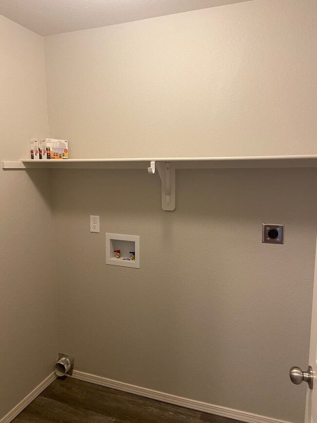 Building Photo - Move-In Ready – 4 Bedroom, 2 Bath Home in Conrad Court