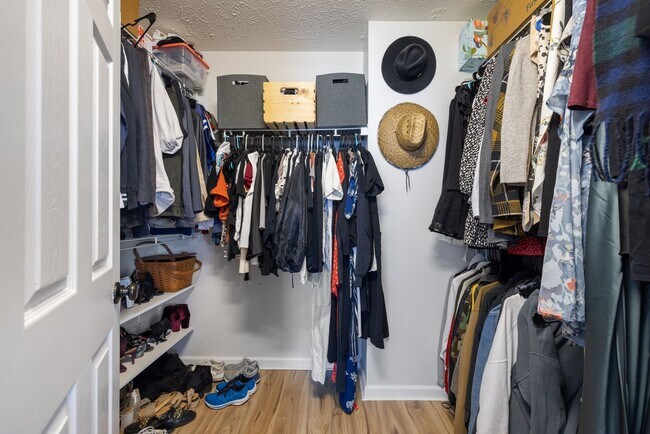 Building Photo - Single Family Home For Lease