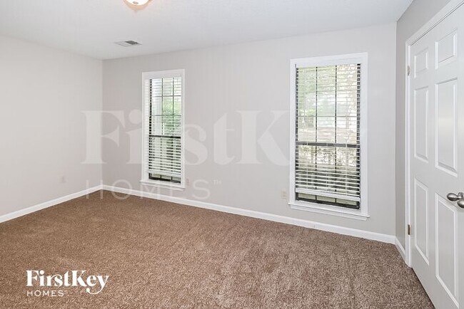 Building Photo - 2530 Doe Run Ln