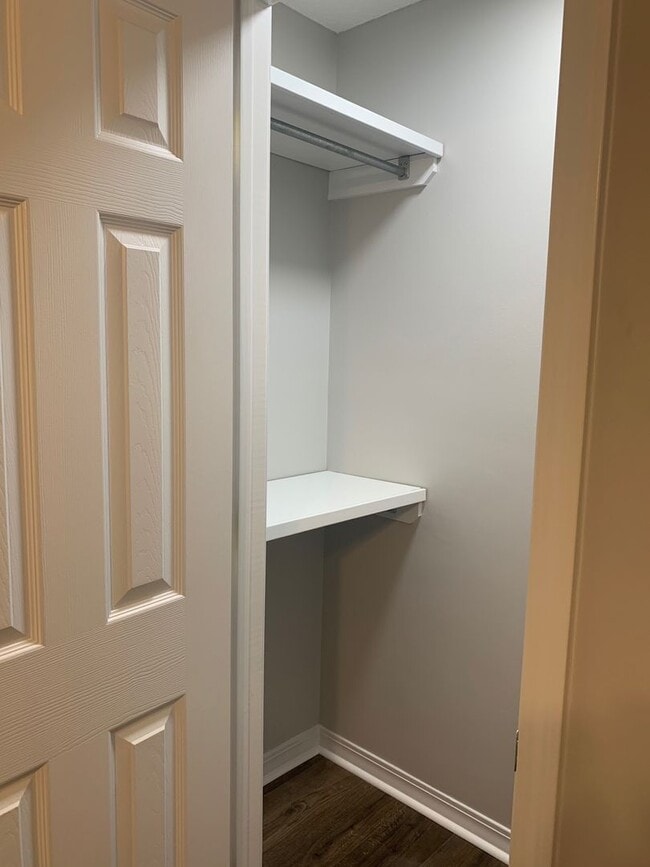 Building Photo - 44 Hickory Knoll