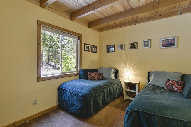 Building Photo - Woodacre Ski Lease