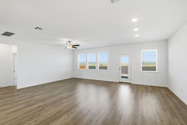 Building Photo - 413 Doodle Ln