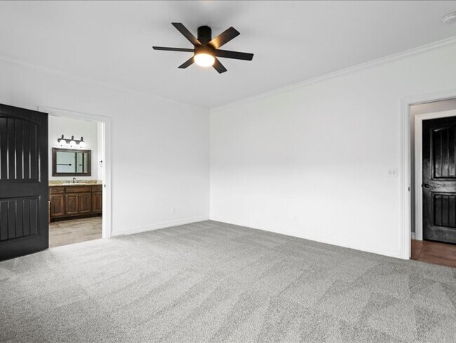 Building Photo - 2702 Waterford Ct